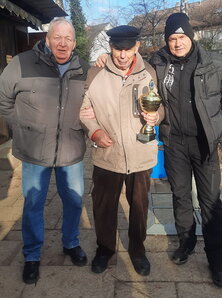 Das Foto zeigt in der Mitte Sieger Wolfgang Schlenstedt, links Thomas Rastetter, rechts Sepp Splettstößer
