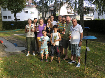 Das Foto zeigt die Sieger des Jedermann-Turniers 2011