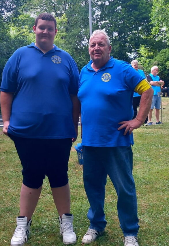 Bild Das Bild zeigt die beiden Grötzinger Teilnehmer am Monta-Pokal - von links nach rechts: Lucas Rastetter, Thomas Rastetter (es fehlt Maik Moll) Foto: Sigrun Mössinger, CGC Grötzingen