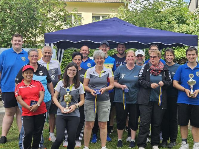 Alle Sieger und Platzierten beim Malerdorf-Pokal 2024 (Foto: Sigrun Mössinger -CGC Blau-Gelb Grötzingen-)        
