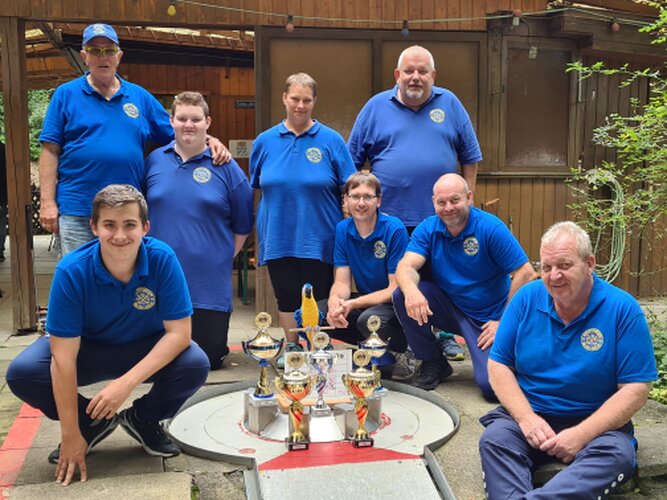 Das Bild von Sigrun Mössinger zeigt das Team des CGC Blau-Gelb in Kellmünz