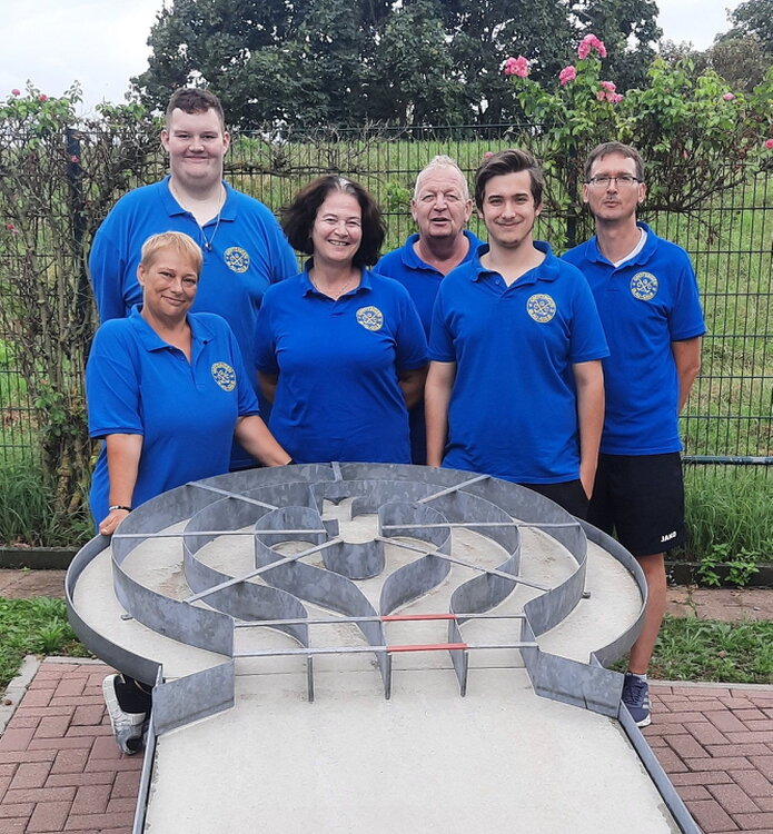 Das Team des CGC beim letzten Verbandsligaspieltag: von   links nach rechts: Tamara  Hartkorn, Lucas Rastetter, Cornelia Wetzel, Thomas Rastetter, Max Hartkorn,  Mario Hartkorn-Götz Foto: Tamara   Hartkorn