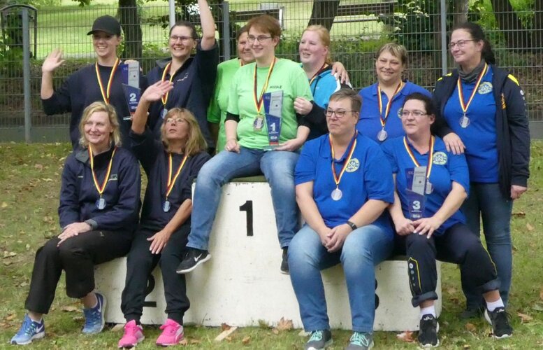 Das Foto zeigt die Grötzinger Damen bei der Deutschen Meisterschaft in Essen-Stoppenberg 2019