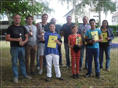 Das Foto zeigt die Sieger des Jedermann-Turniers 2014
