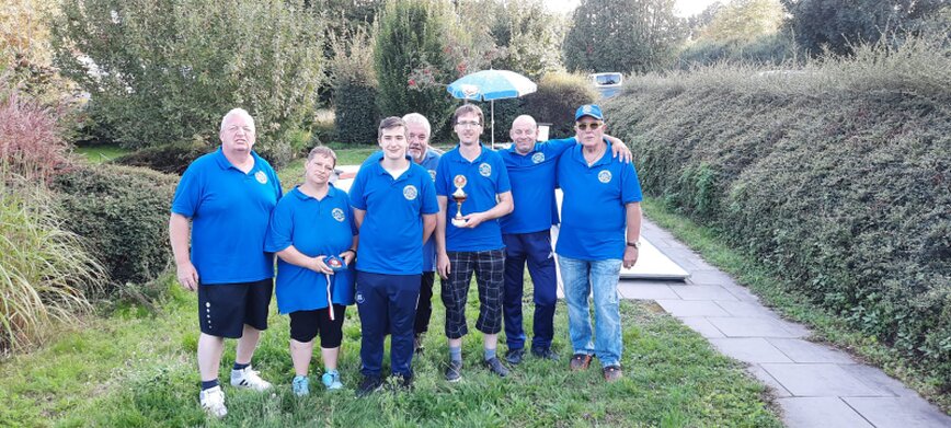 Das Bild zeigt das Grötzinger Team beim Weininsel-Pokal 2021