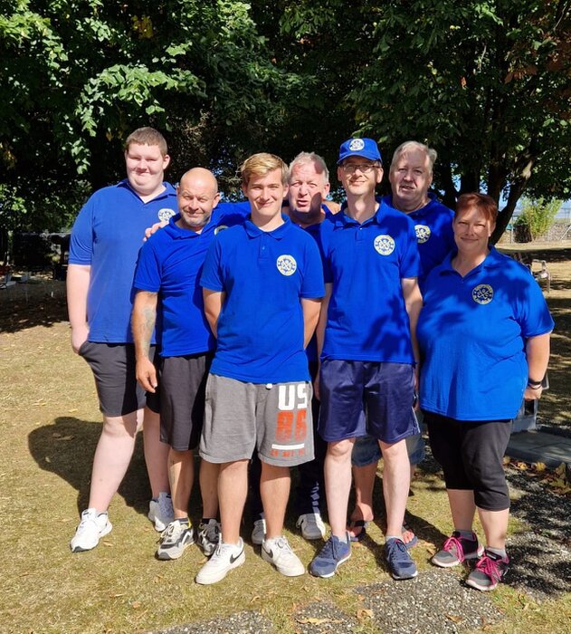 Foto Auf dem Foto von links nach rechts - hintere Reihe: Lucas Rastetter, Sven Janz, Thomas Rastetter, Klaus Mildenberger vordere Reihe von links nach rechts: Max Hartkorn, Mario Hartkorn-Götz, Tamara Hartkorn. Foto: Sven Janz (CGC Blau-Gelb Grötzingen)