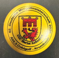 Das Bild zeigt den Krumbacher DM-Ball 2026