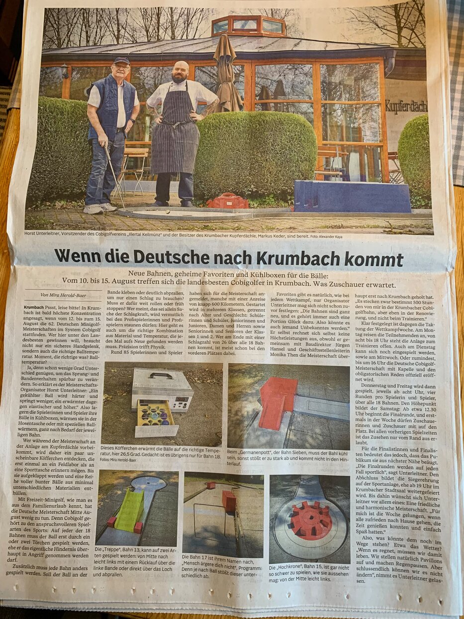 Das Foto zeigt einen Zeitungsausschnitt mit einem Vorbericht zur Deutschen Meisterschaft 2026 in Krumbach